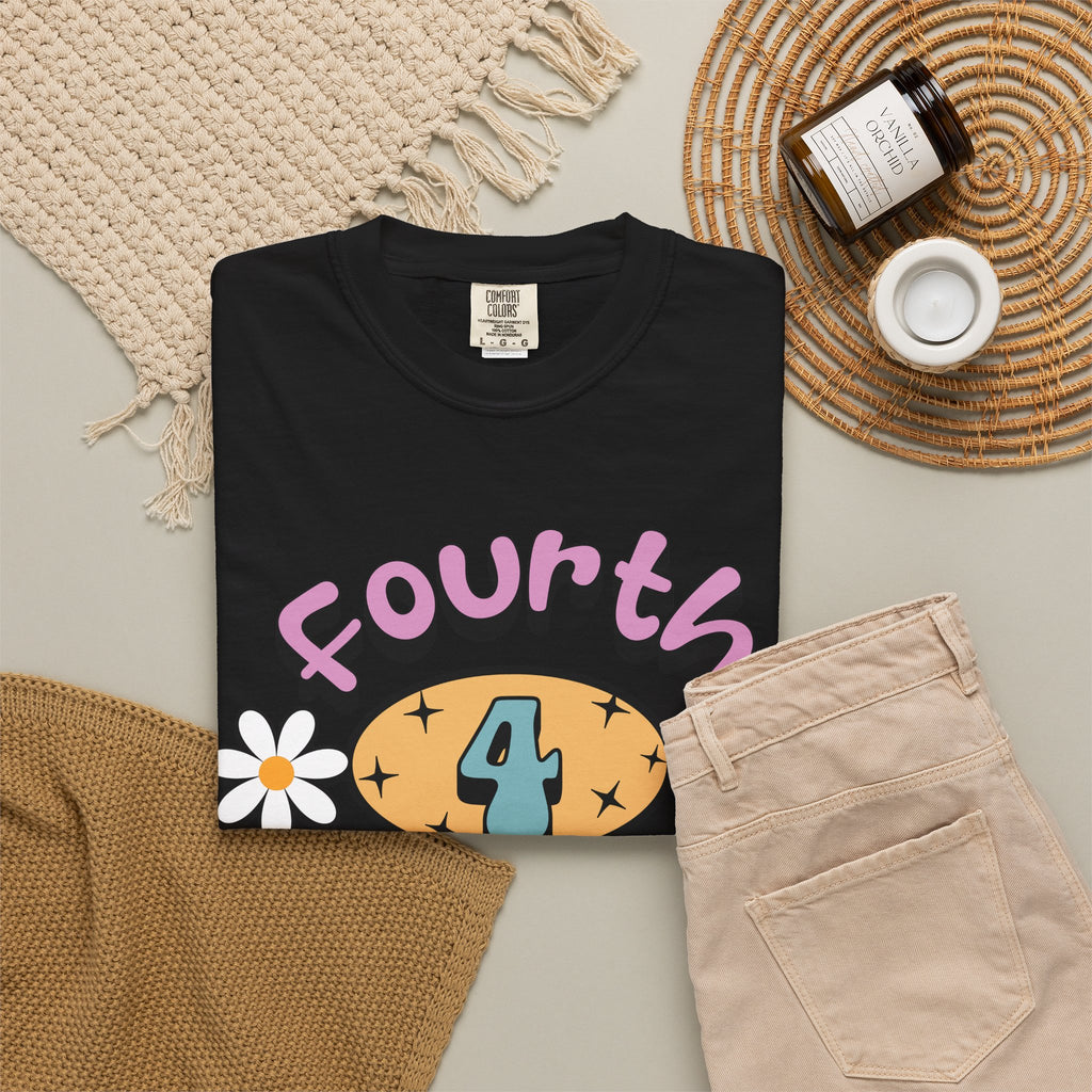 Fourth Grade T-Shirt — Cute Retro Daisy Back-to-School Shirt