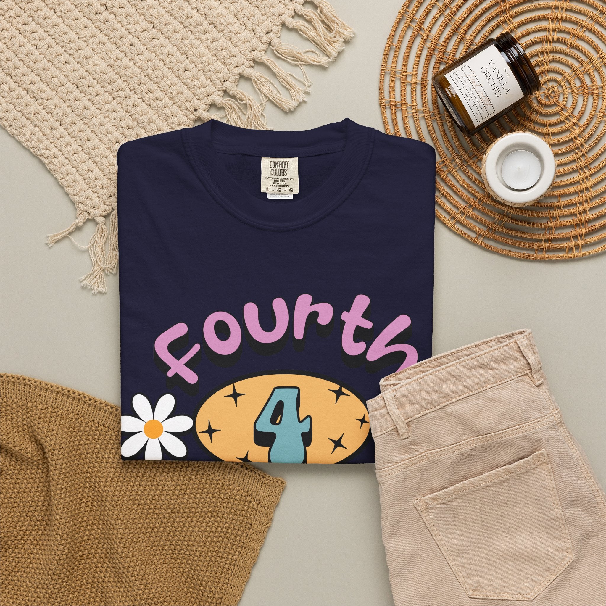 Fourth Grade T-Shirt — Cute Retro Daisy Back-to-School Shirt