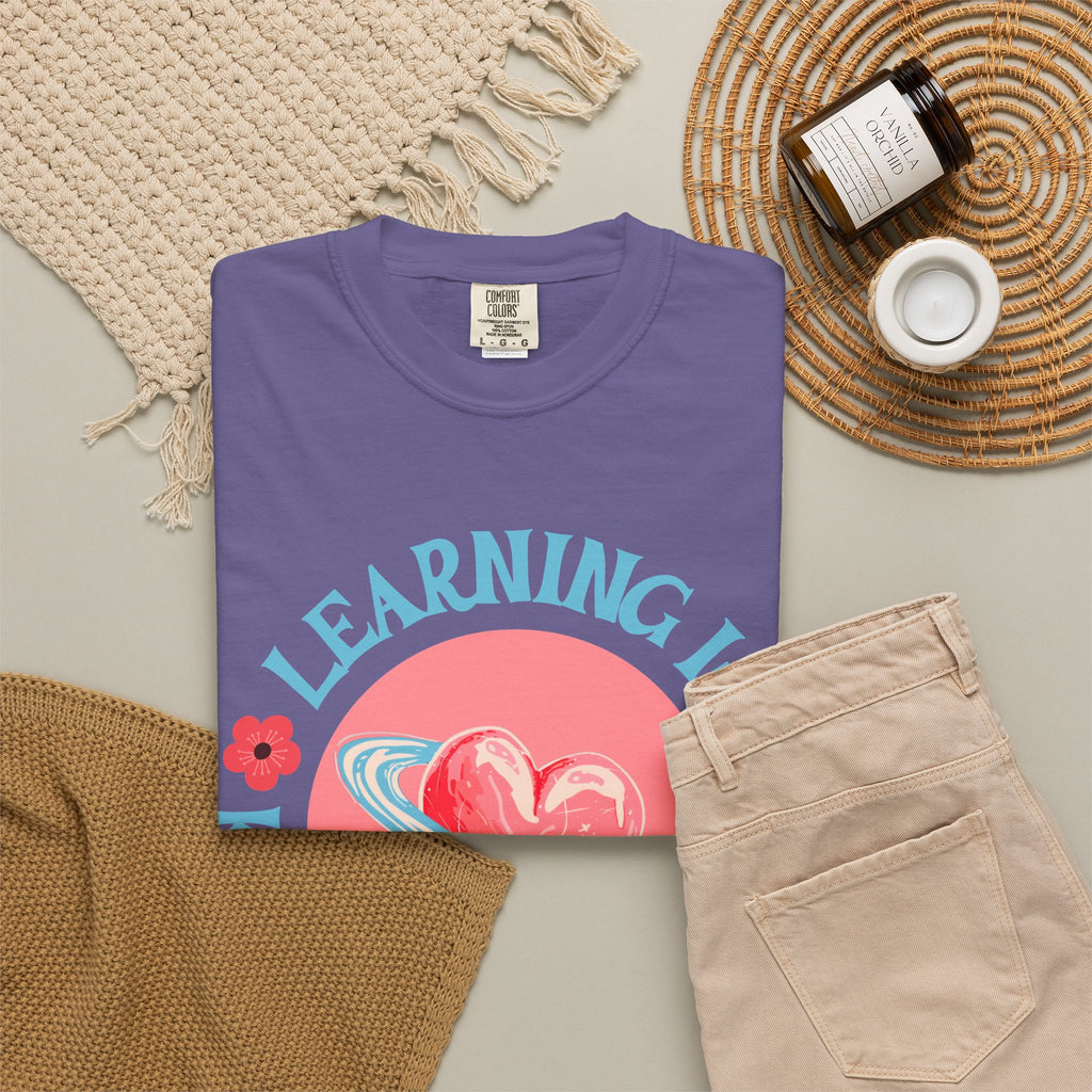 T-Shirt — "Learning Is the Key to Growth" Planet Heart Graphic Tee
