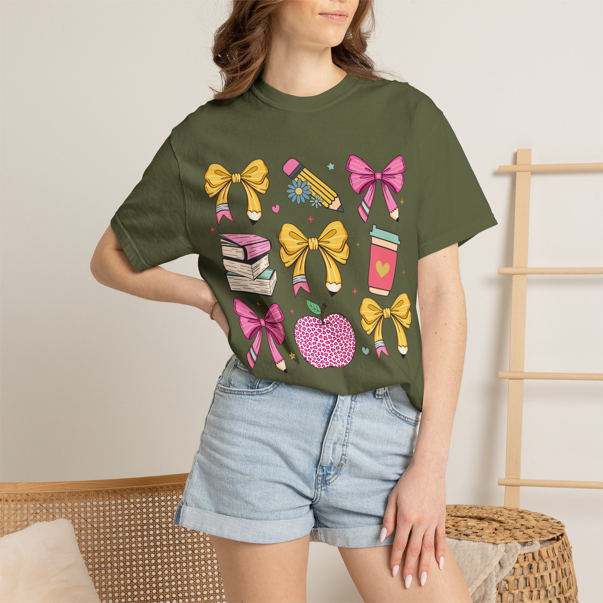 Teacher Gift T-Shirt — Cute Bows, Apple & School Icons Design