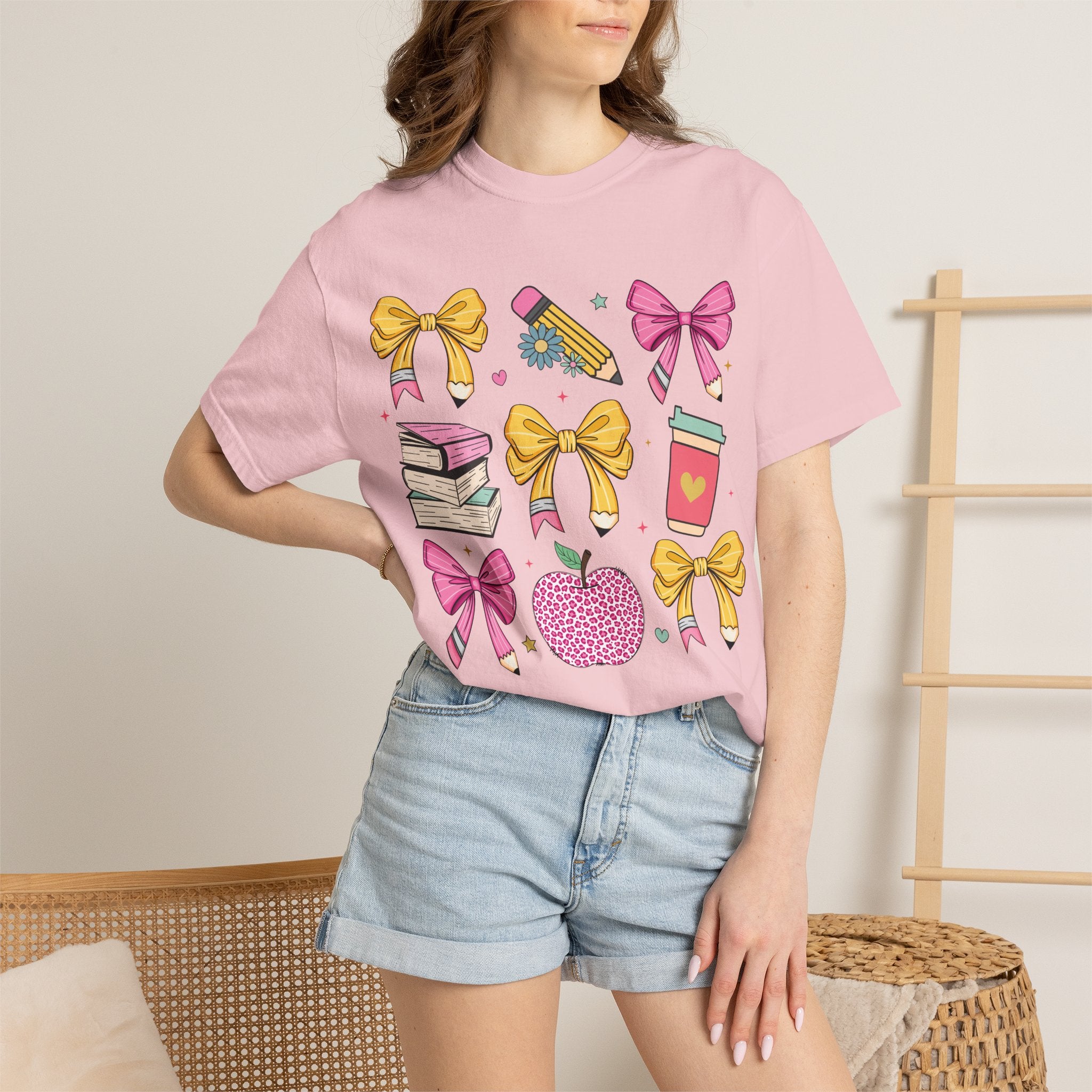 Teacher Gift T-Shirt — Cute Bows, Apple & School Icons Design